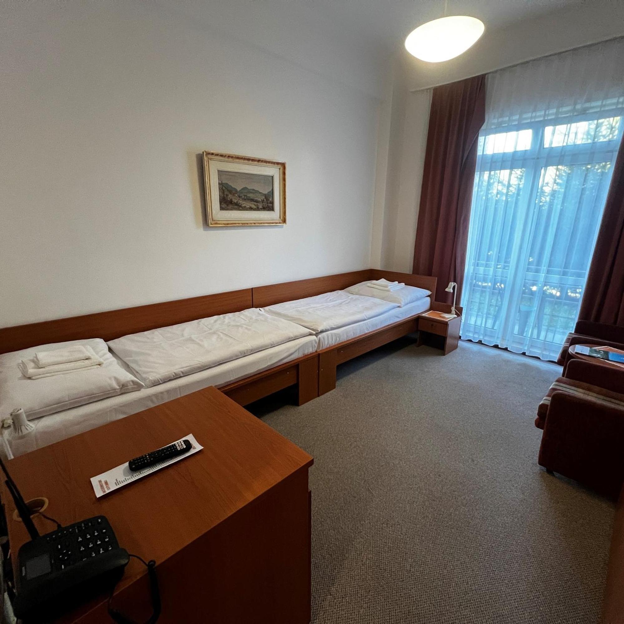 Hotel Palace - Kupele סליאץ' מראה חיצוני תמונה