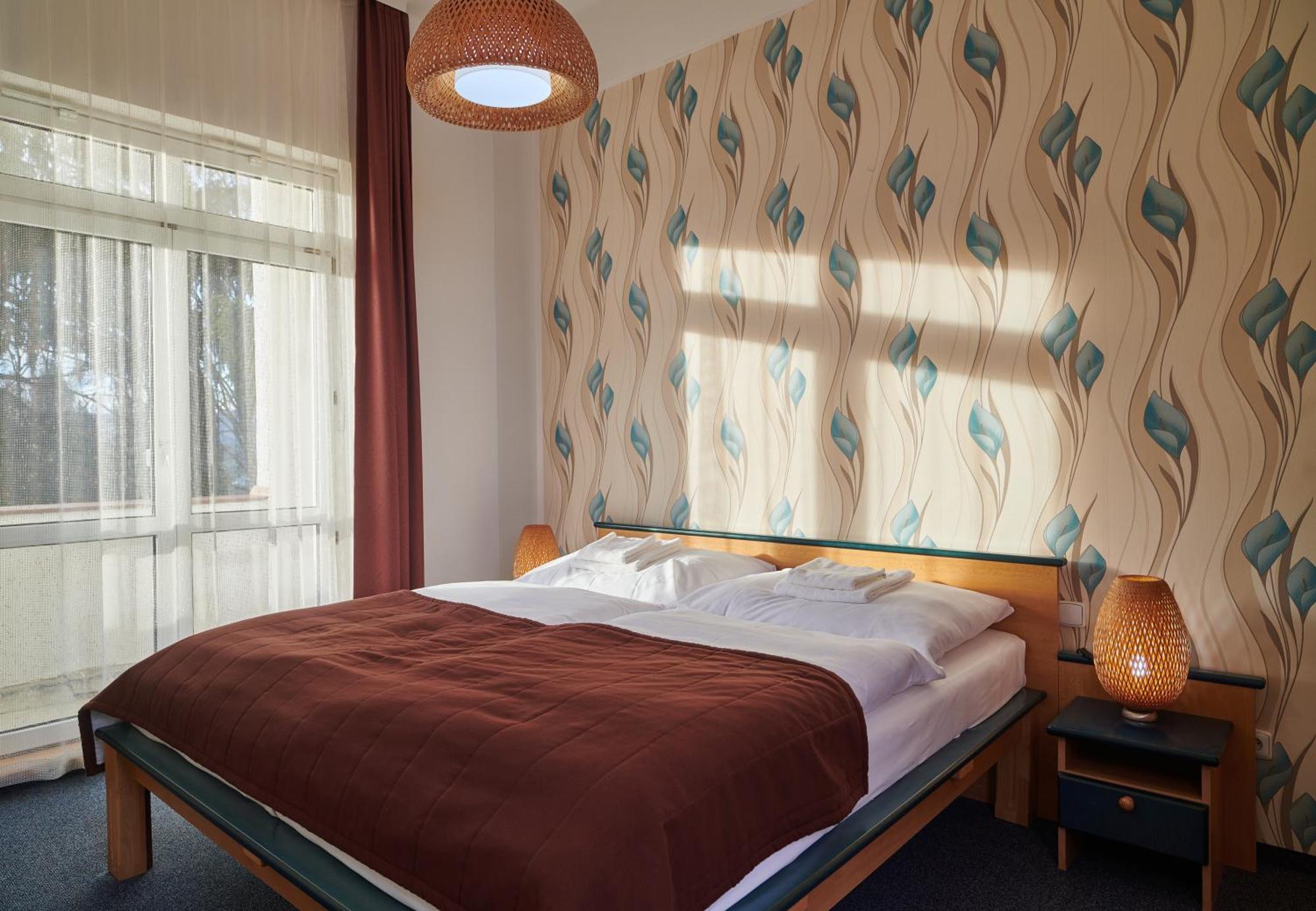 Hotel Palace - Kupele סליאץ' מראה חיצוני תמונה