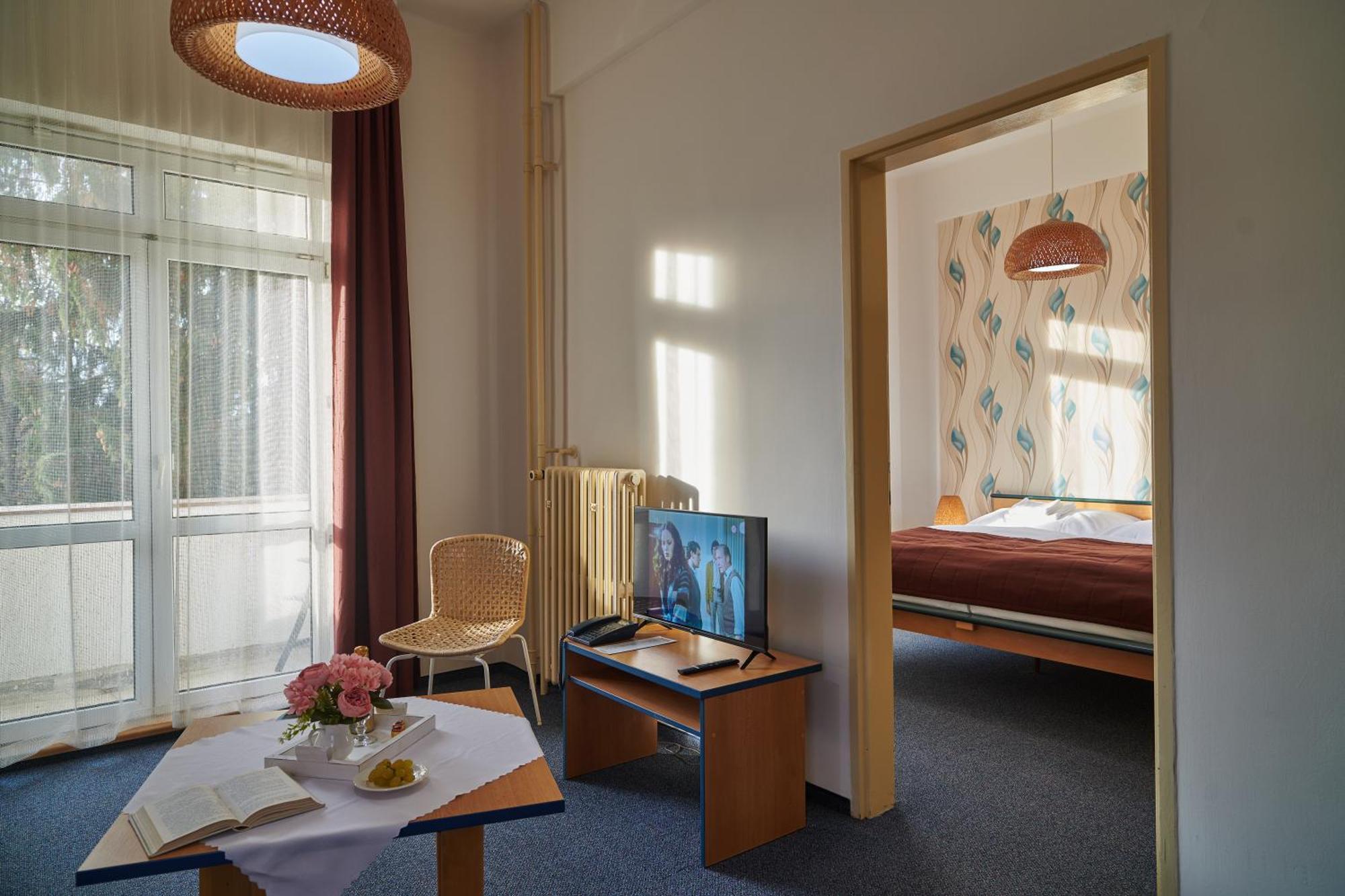 Hotel Palace - Kupele סליאץ' מראה חיצוני תמונה